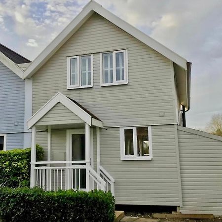 Nola Lodge Cirencester Bagian luar foto