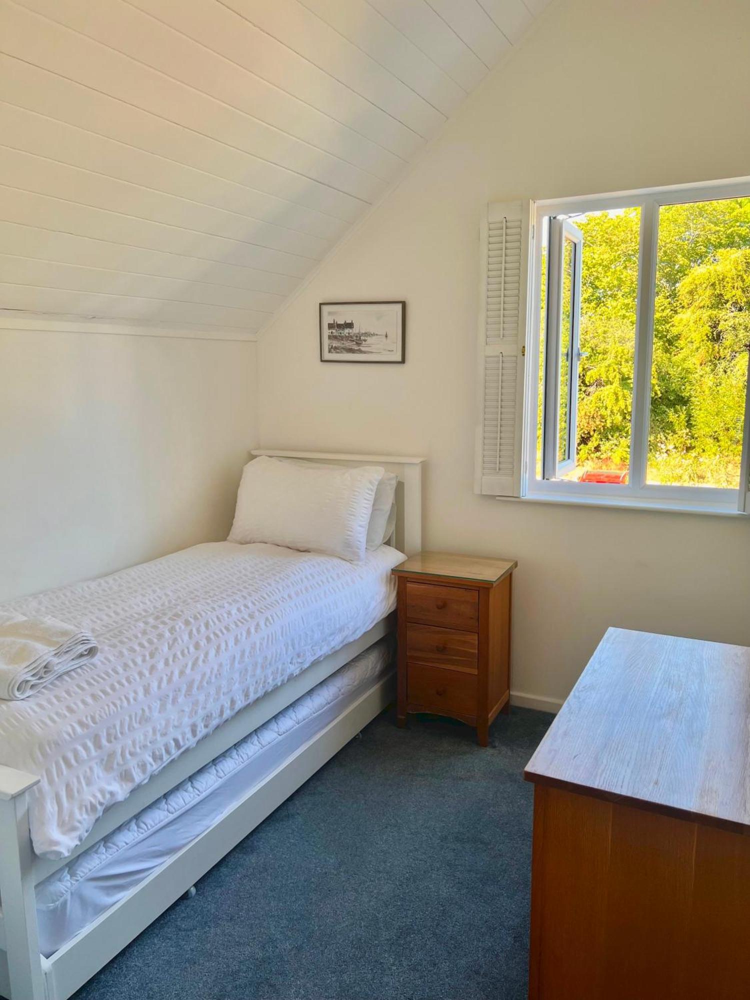 Nola Lodge Cirencester Bagian luar foto