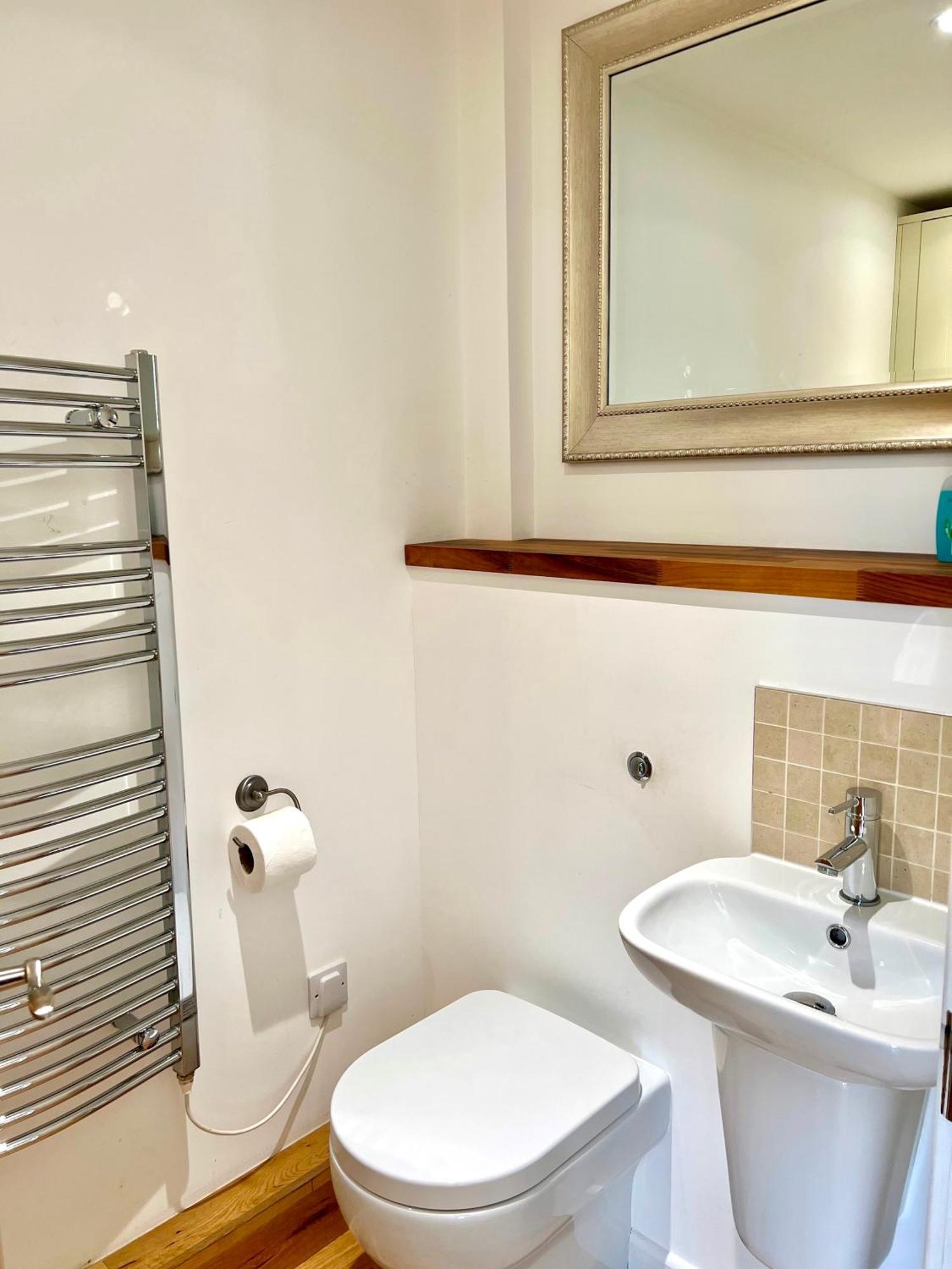 Nola Lodge Cirencester Bagian luar foto