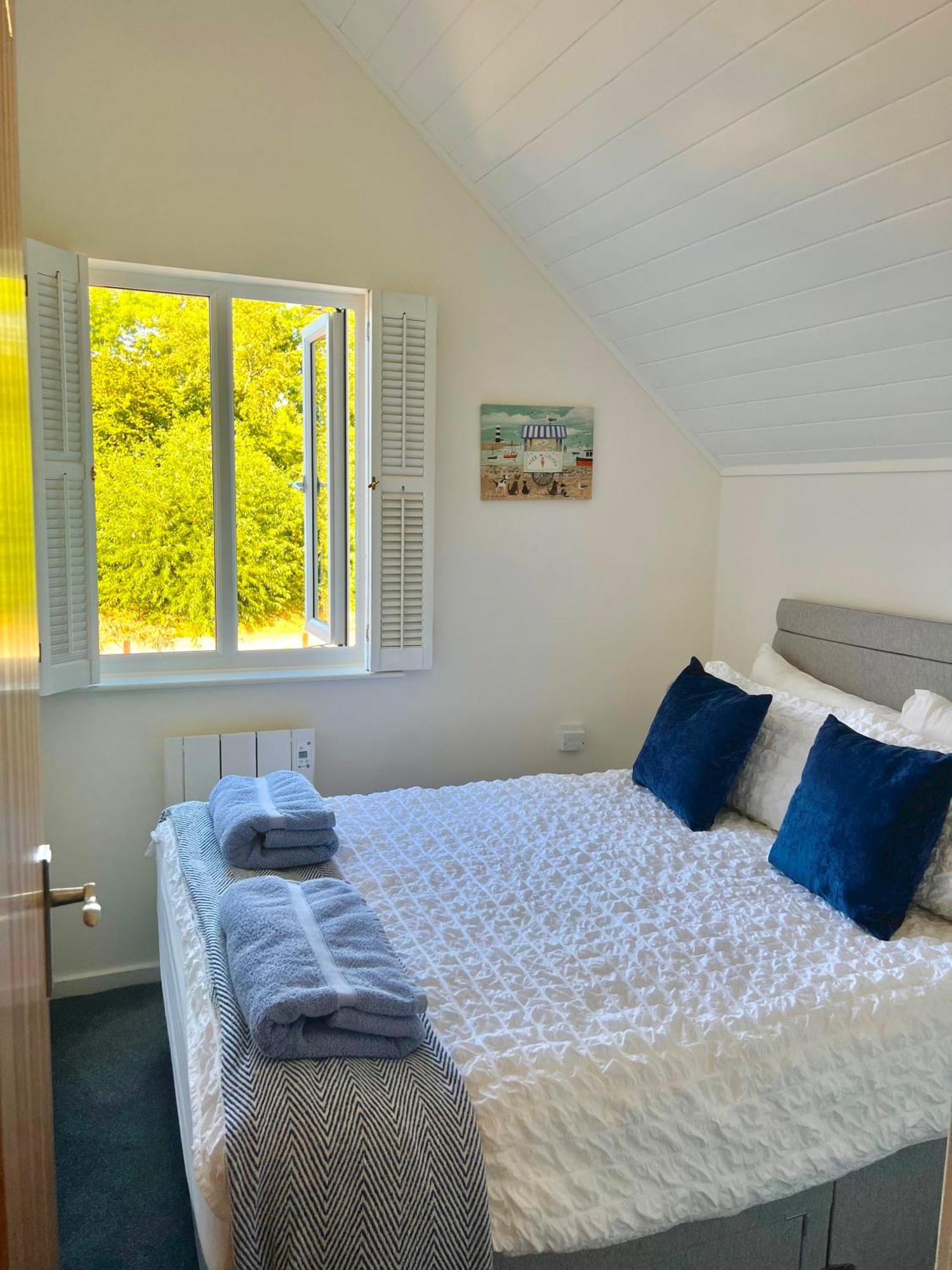 Nola Lodge Cirencester Bagian luar foto